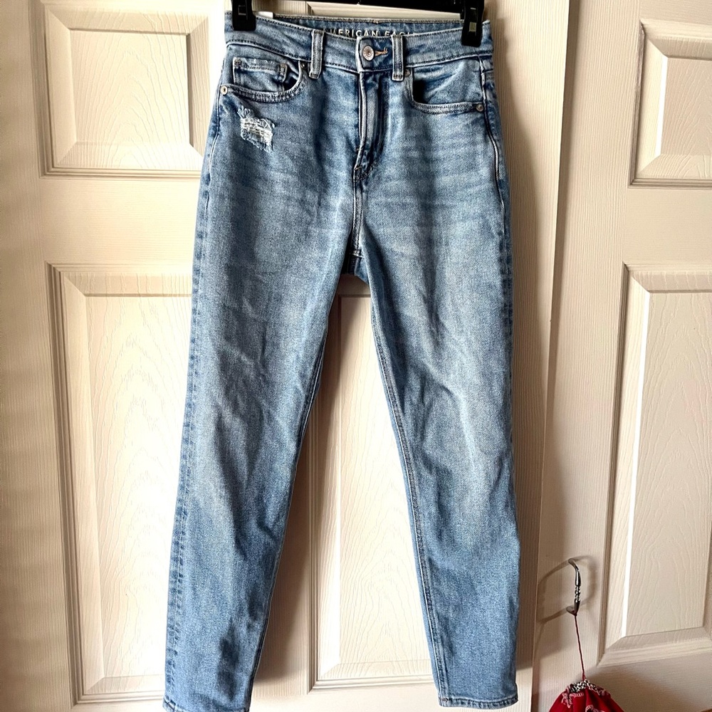 American Eagle mom jeans